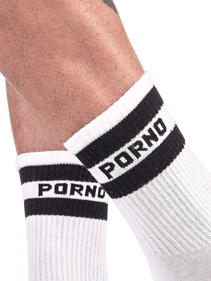 https://www.poppers.be/shop/images/product_images/popup_images/91723-fetish-half-socks-porno-white-black-barcode-berlin__1.jpg