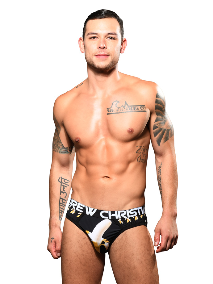 https://www.poppers.be/shop/images/product_images/popup_images/92402-andrew-christian-big-banana-brief__1.jpg